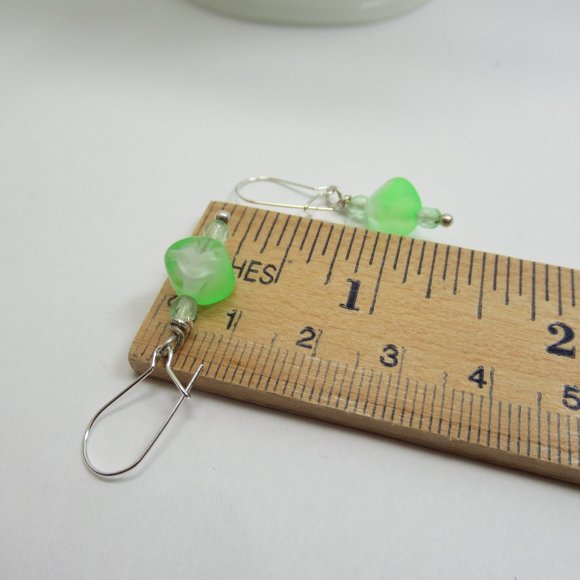 Uranium glass bead earrings - Picture 7 of 10